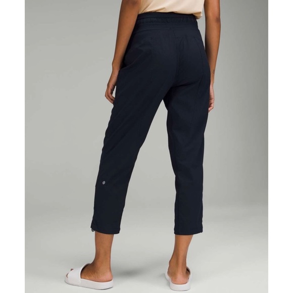 Lululemon Dance Studio Mid-Rise Crop 25" True Navy Size 4 - Picture 2 of 10